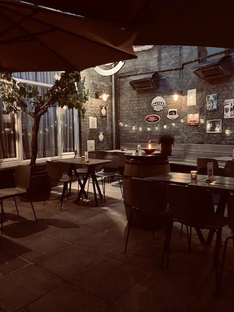 Cafe Rose Red