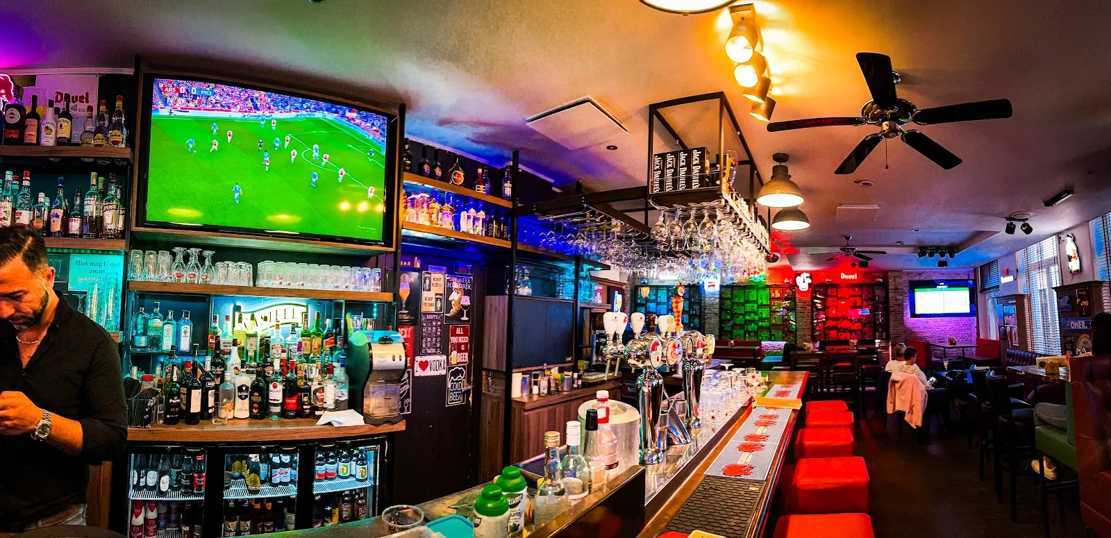 Central Pool Bar