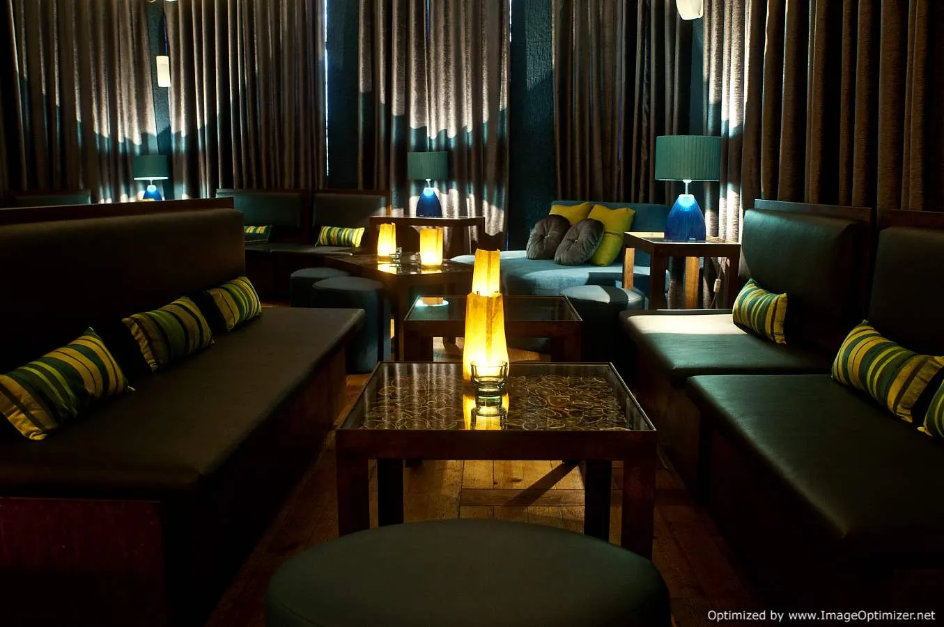 CINCO lounge