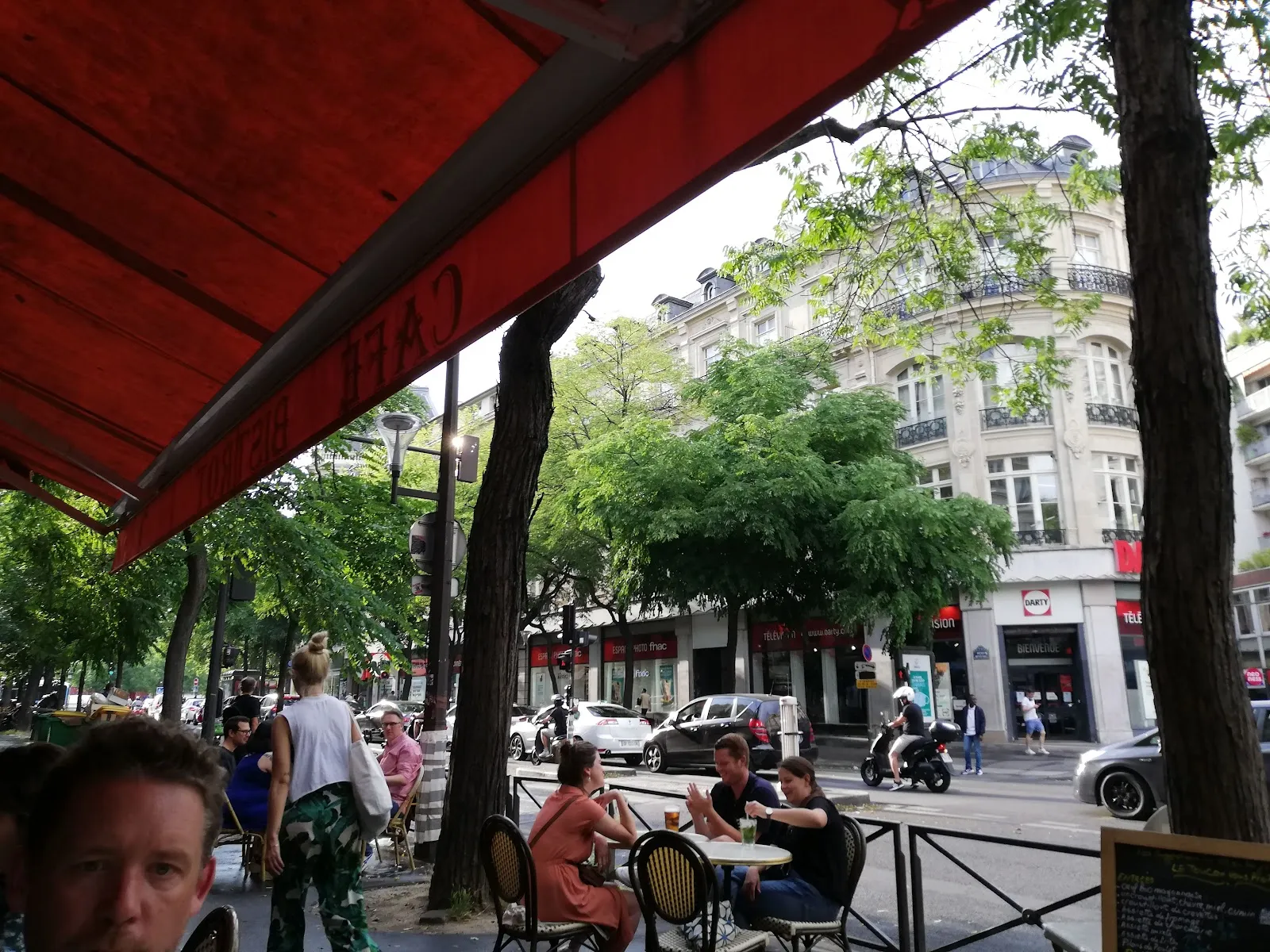 Le Toucan Cafe 2