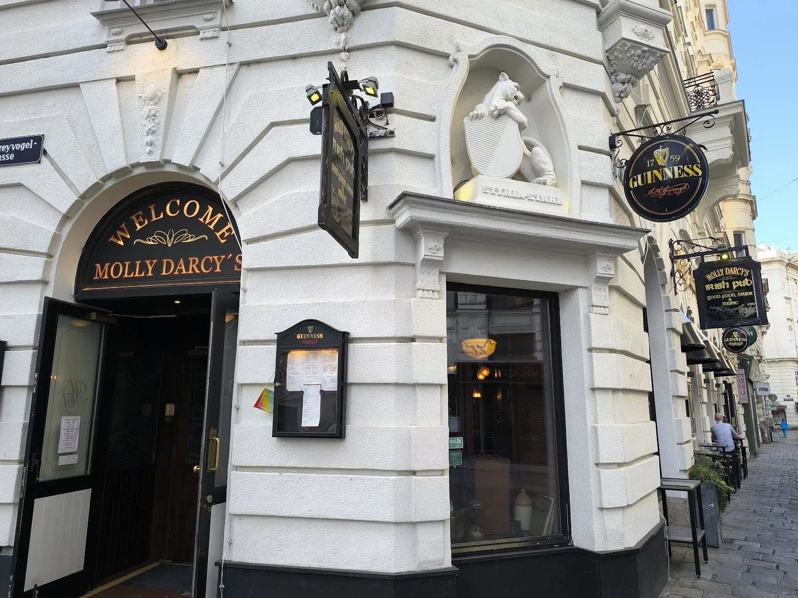Molly Darcy’s Irish Pub