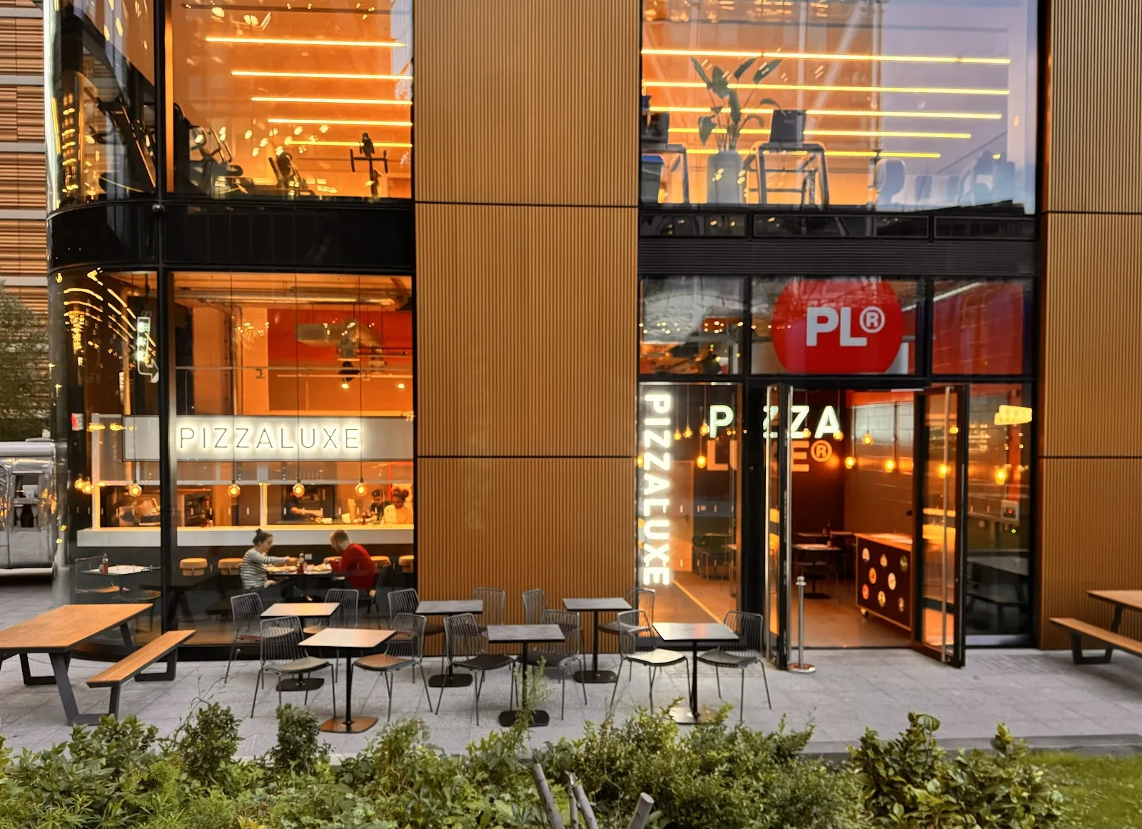 PizzaLuxe Pizza Restaurant & Bar Principal Place