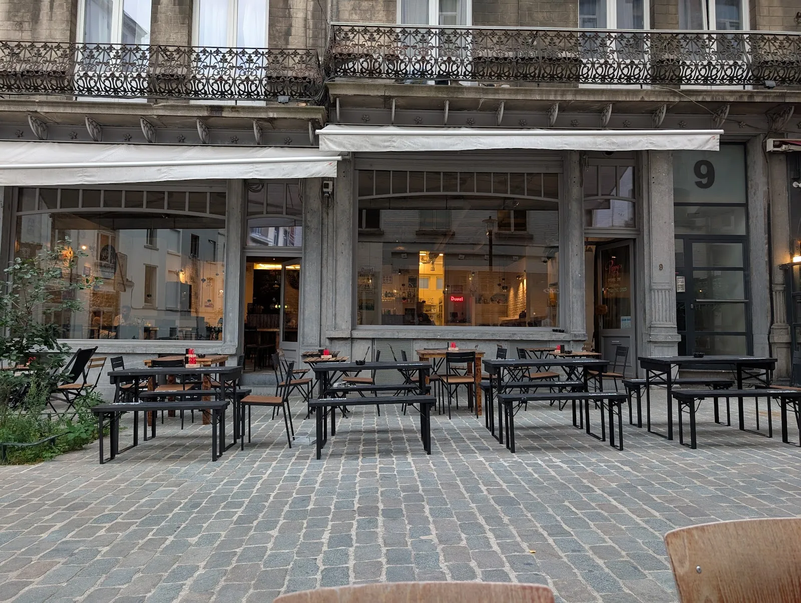 Poppy's Resto Pub