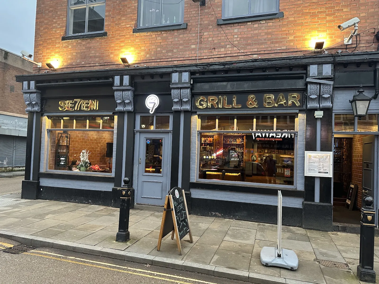 Se7en bar&grill