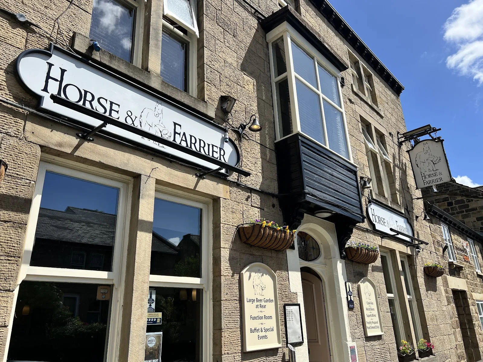 The Horse & Farrier