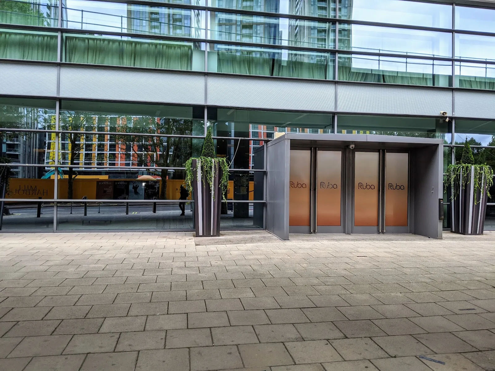 TwoRuba Canary Wharf