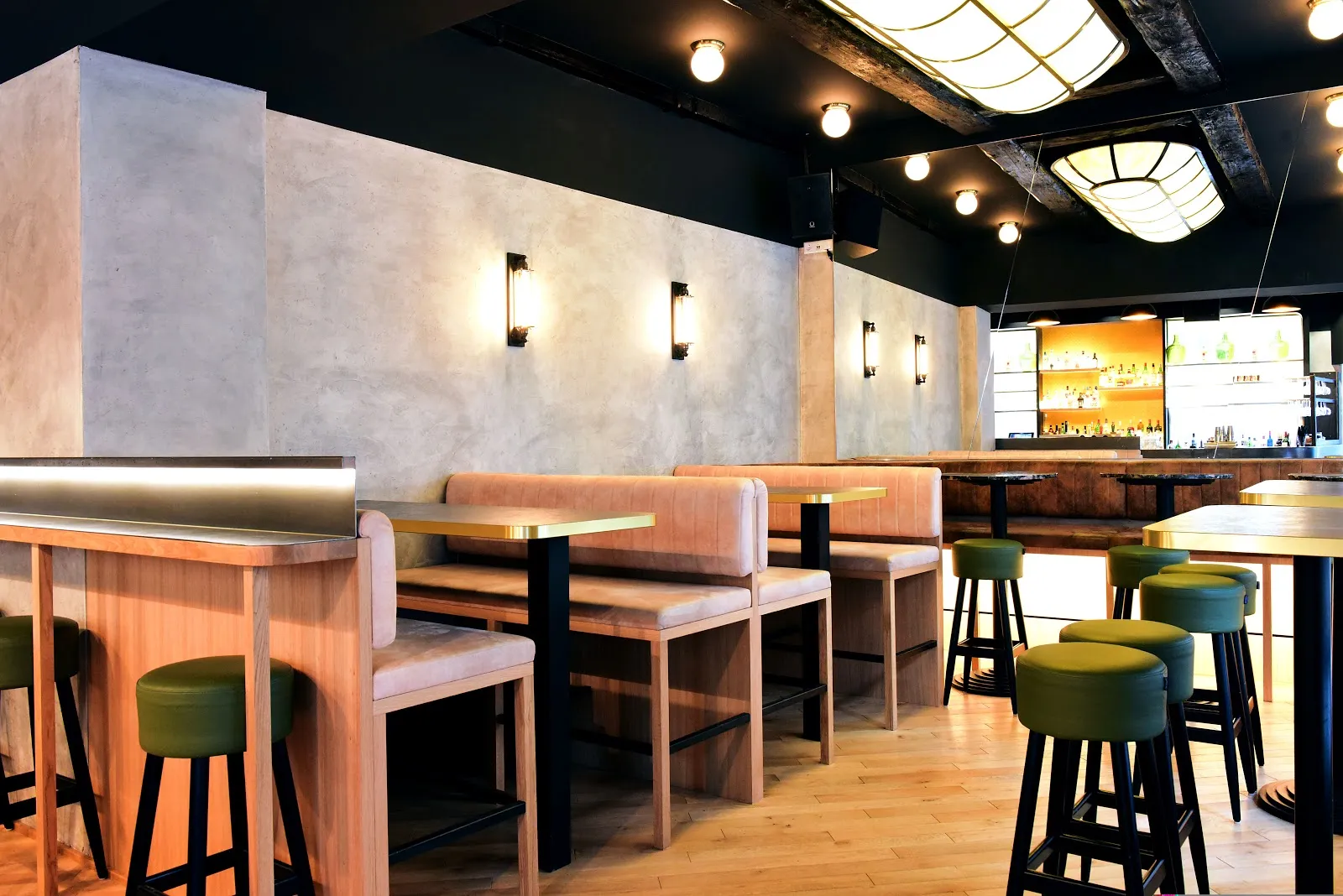Urban Bar & Restaurant 1