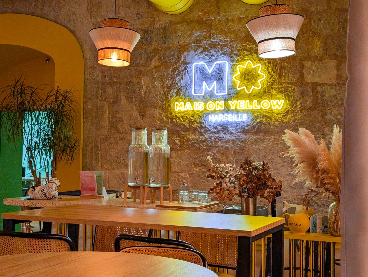 Maison Yellow - Restaurant & Bar