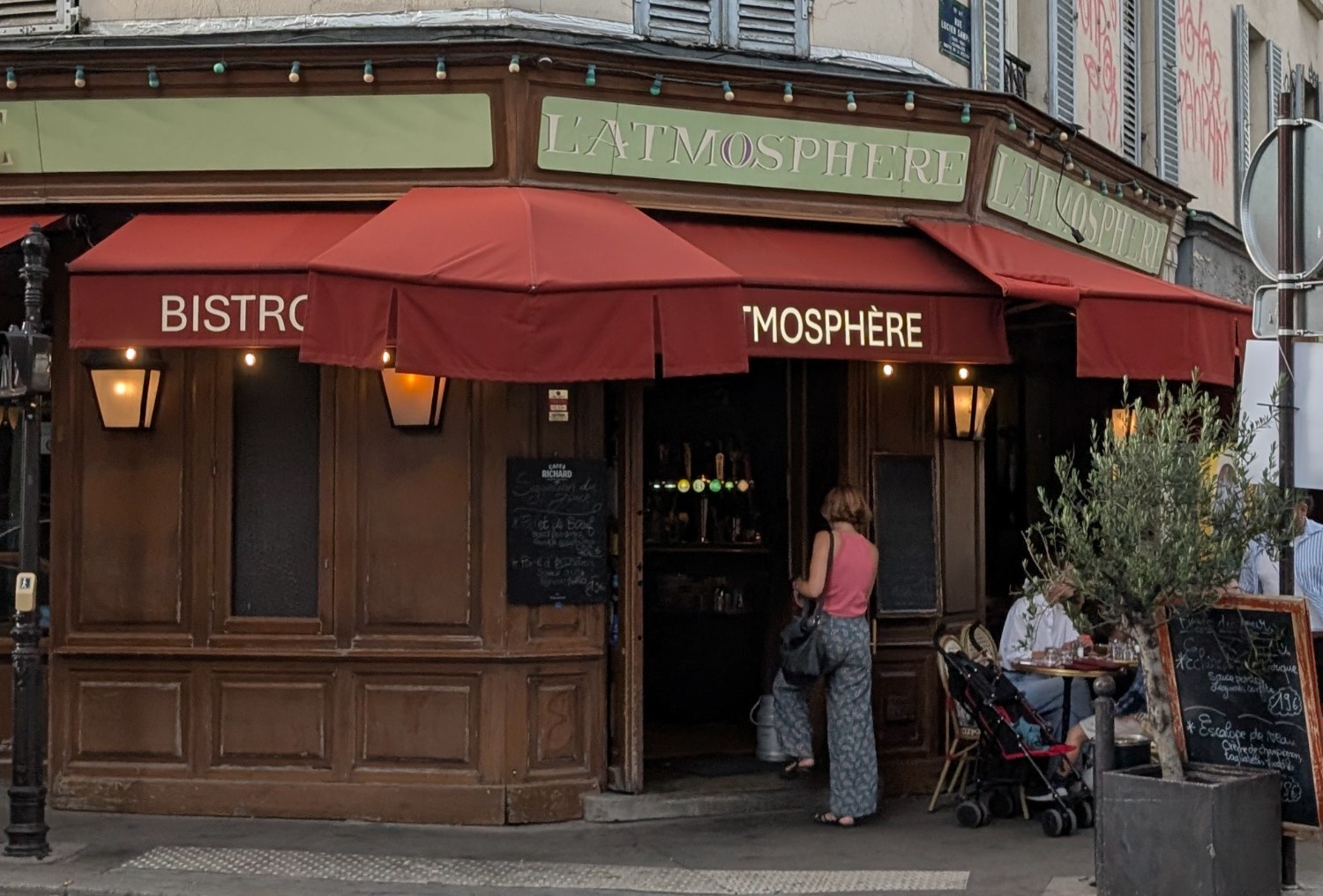 L Atmosphere